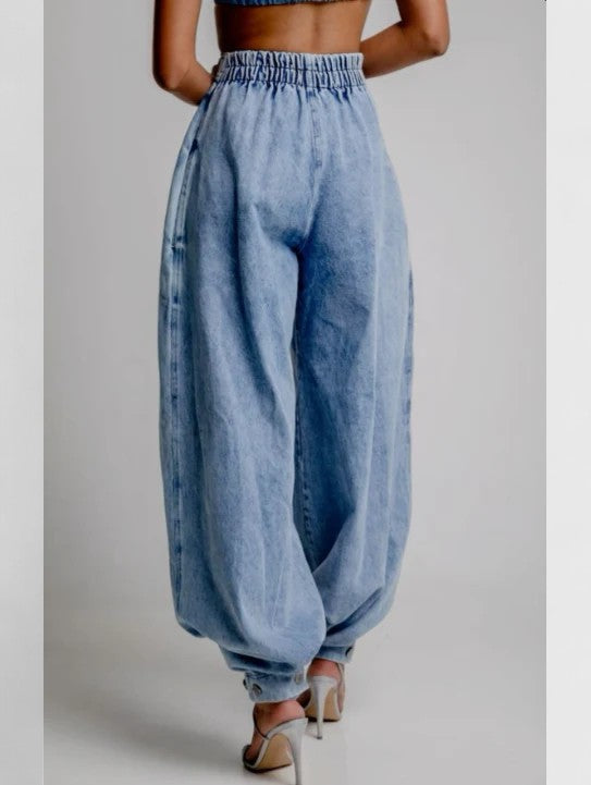 Arielle — Elastic-Waist Pleated Wide-Leg Jeans