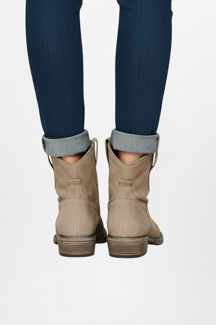 Saga — Women&