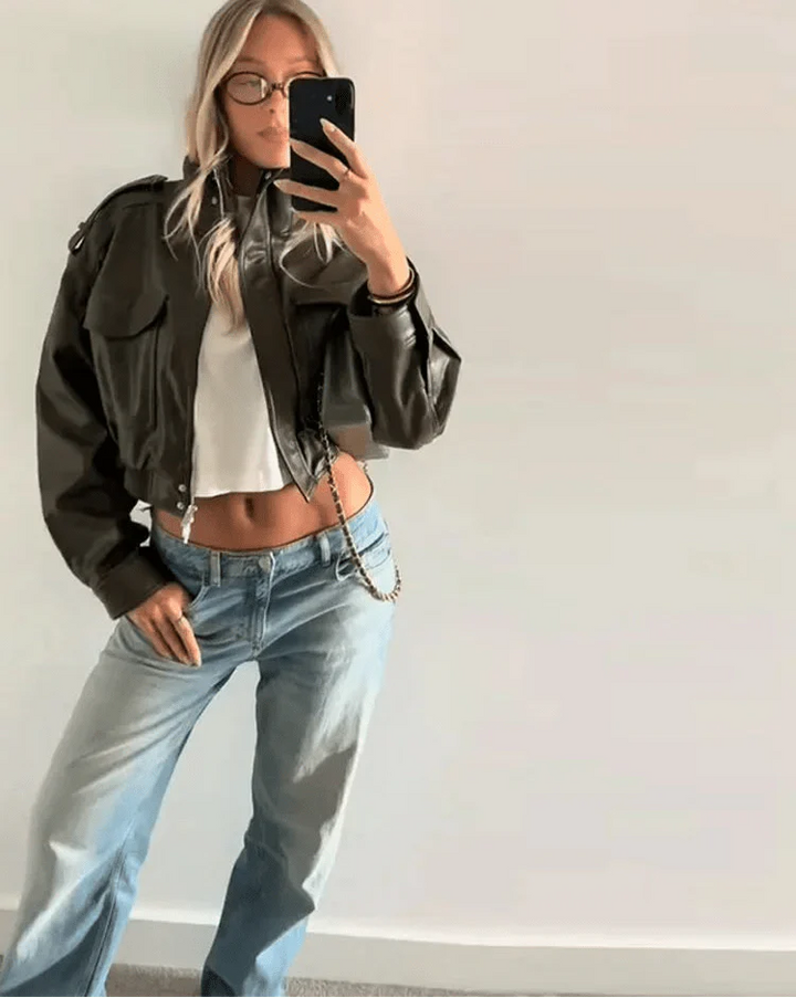Annelise — Women&