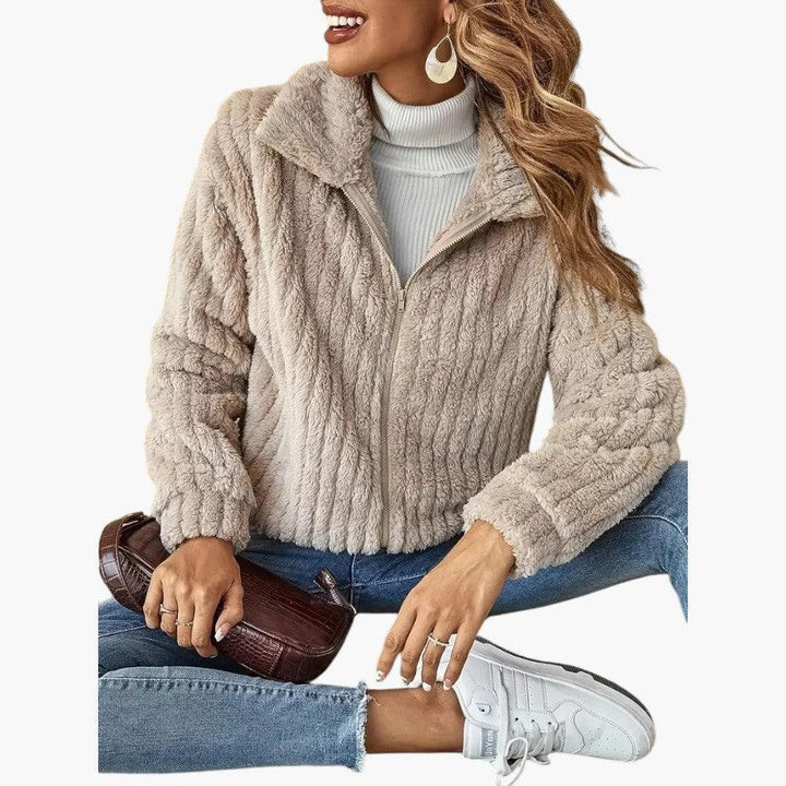 Capucine — Women&
