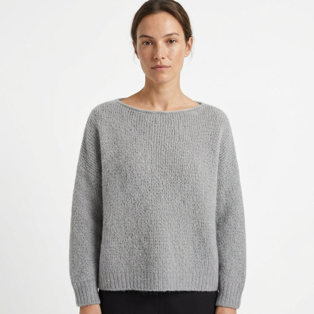 Sweater — Studio - Clean | Generated by Modelize