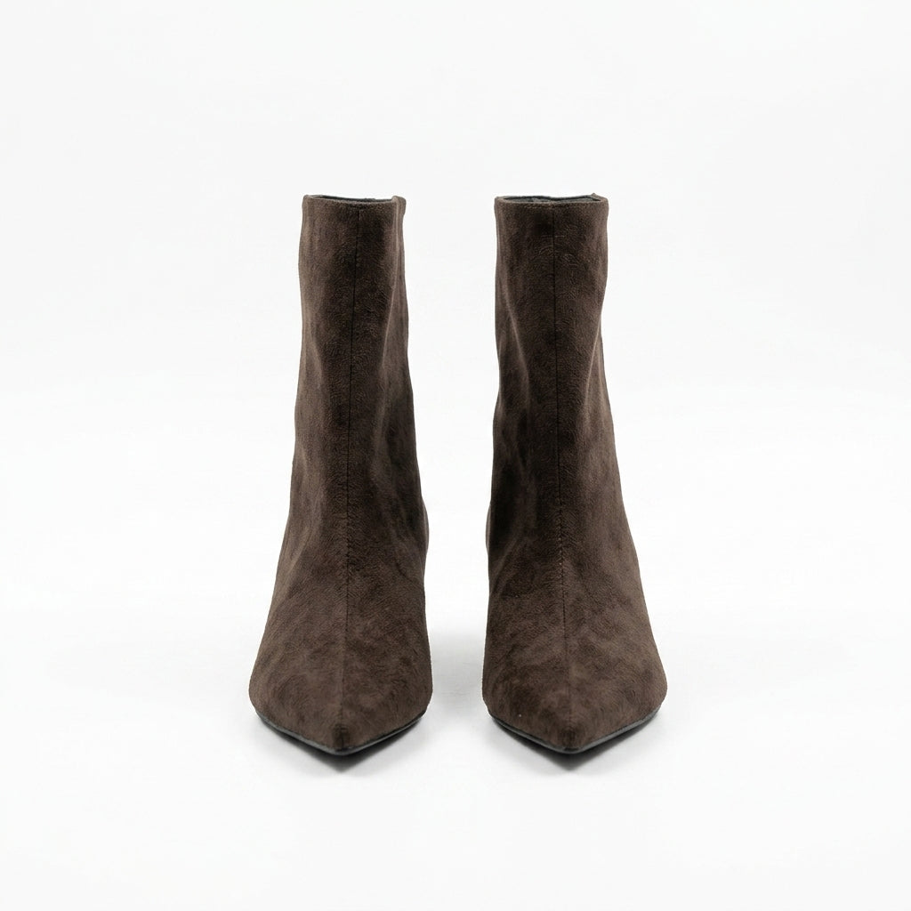 Ankle Boots — Studio - Clean | Generated by Modelize