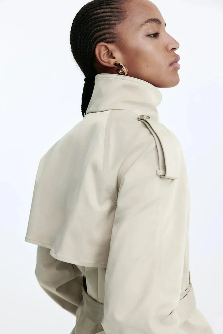 Isabeau — Women&