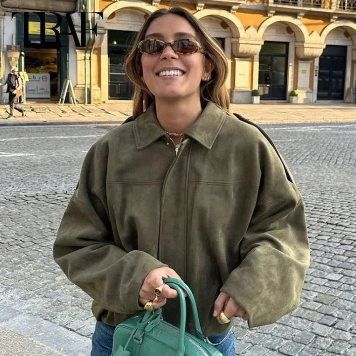Beatriz — Women&